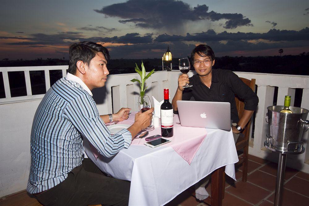 Overflow Guesthouse เสียมราฐ ภายนอก รูปภาพ